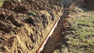 Копка траншей для водопровода в Назарово: цена за метр от 937 руб.