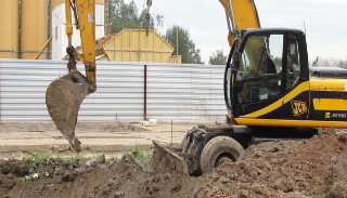 Выкопать яму экскаватором в Назарово от 937 руб. - 2Землекопа-Нрв
